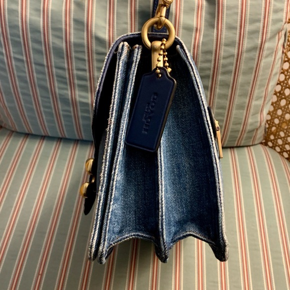 Soft Chain Tabby in Denim - Picture 8 of 15